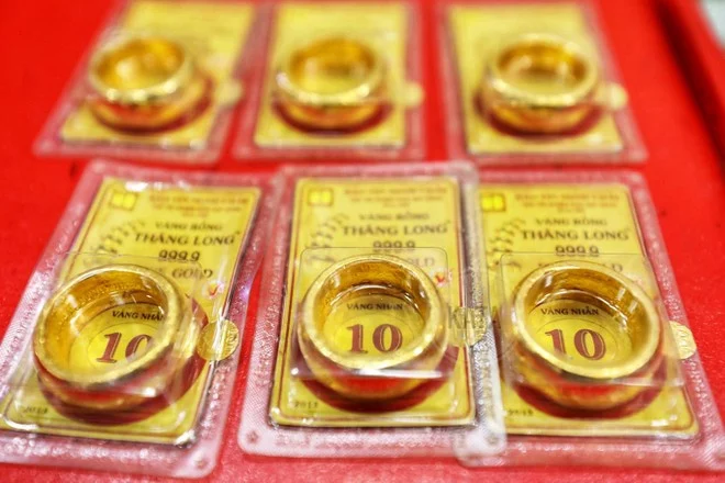 Giá vàng thế giới và trong nước bật tăng trở lại