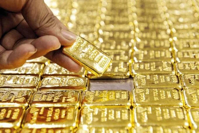 Giá vàng tiếp tục đồng loạt giảm sâu