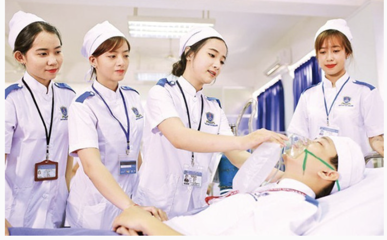 Công bố điểm sàn xét tuyển nhóm ngành sức khỏe và đào tạo giáo viên năm 2025