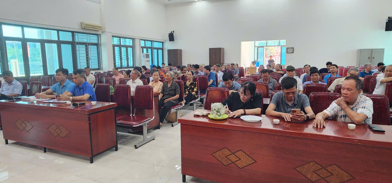 Chi bộ thôn Ngọc Chi tổ chức sinh hoạt thường kỳ tháng 10/2025